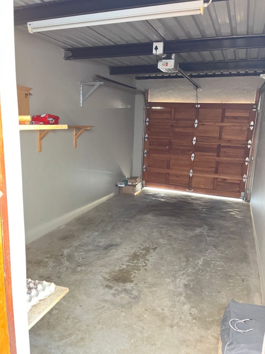 2 Bedroom Property for Sale in Hillside Free State